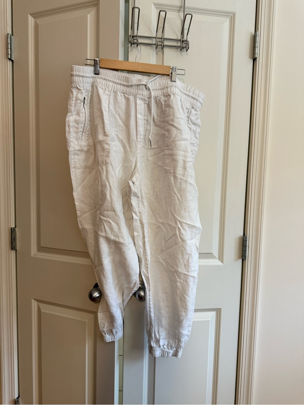 Athleta White women’s Linen-Blend Drawstring Joggers